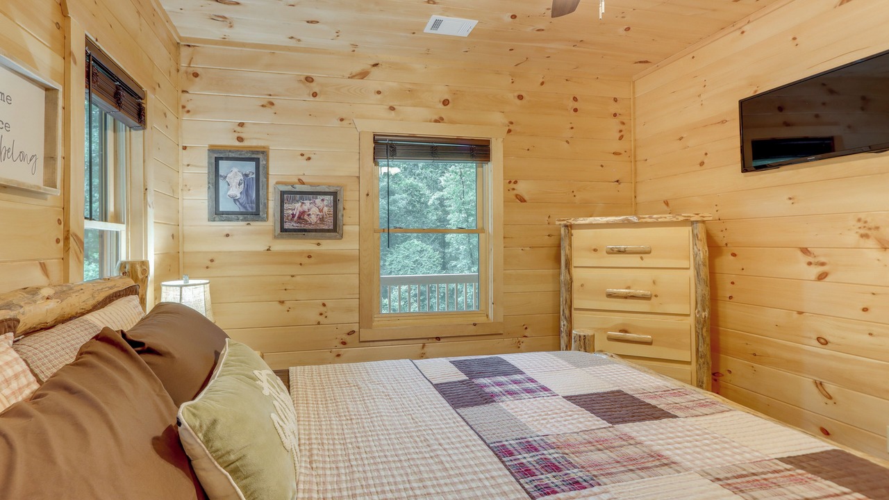 Photo of Bedroom in Mineral Bluff
