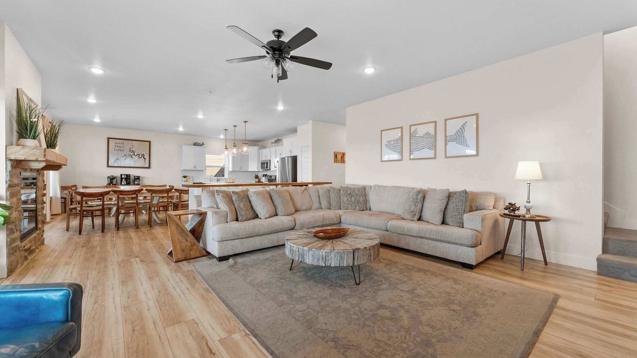 Photo of Livingroom in Kimberling City