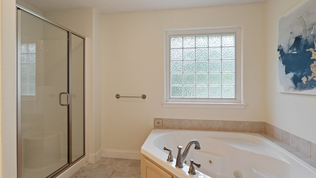 Photo of Bathroom in Linn Creek