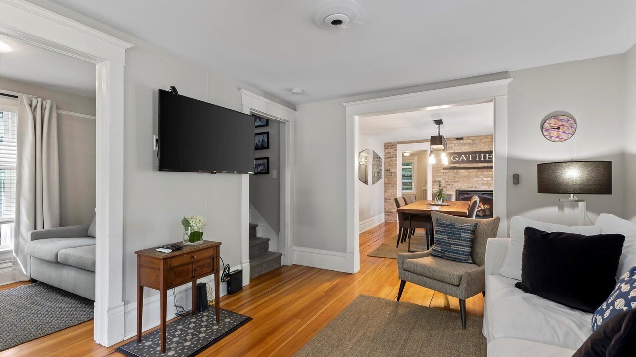 Photo of Livingroom in Fontana-on-Geneva Lake
