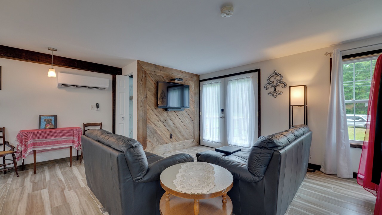 Photo of Livingroom in Black Creek