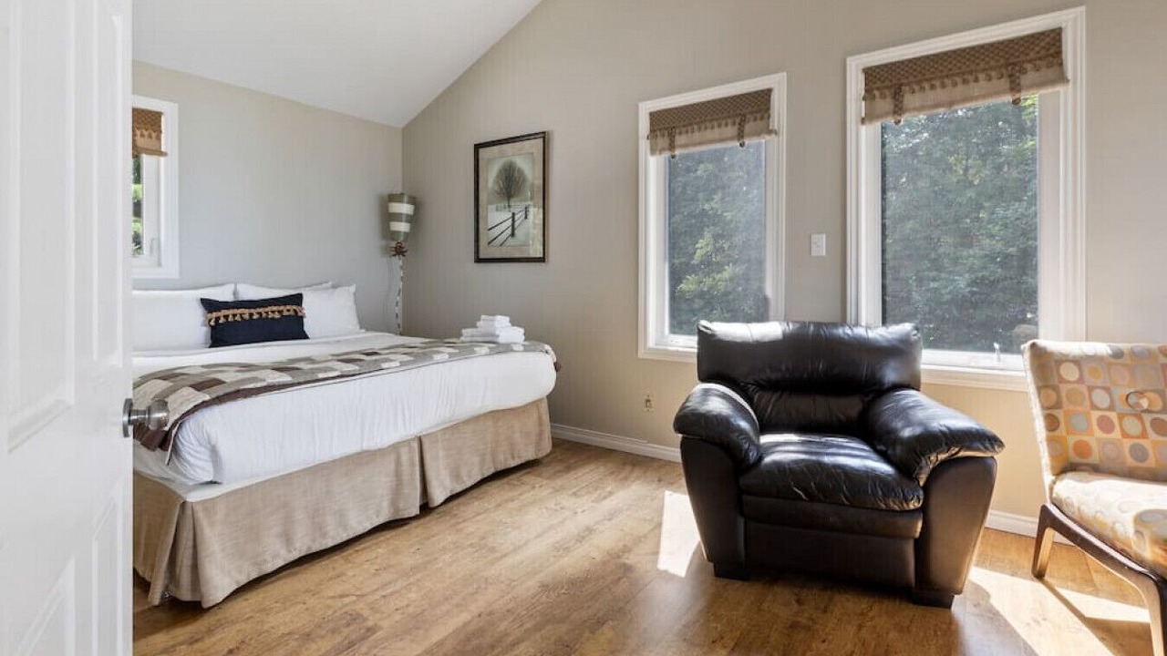 Photo of Bedroom in Meaford
