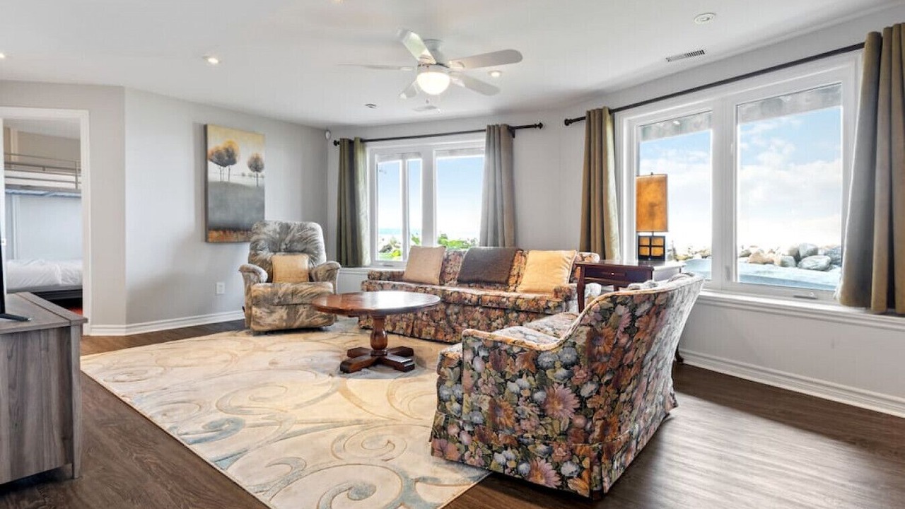 Photo of Livingroom in Meaford