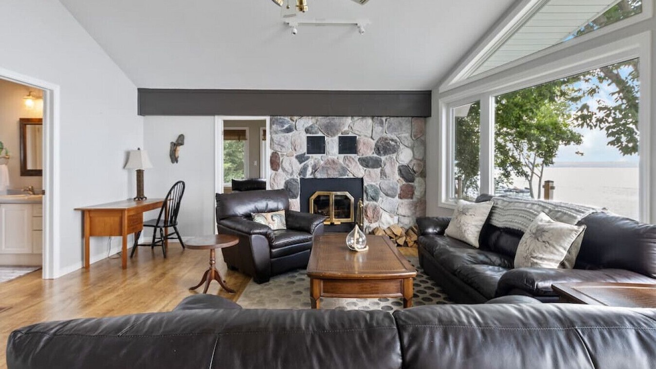 Photo of Livingroom in Meaford