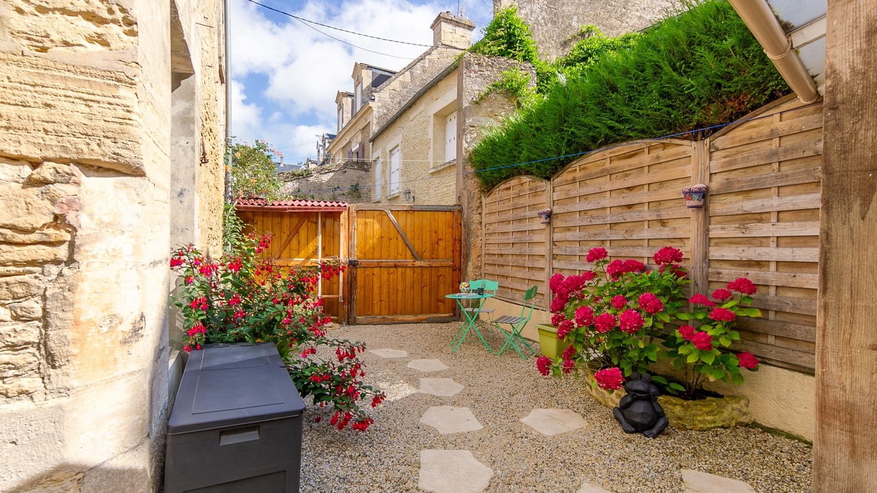 Photo of Patio Balcony in Bernieres-sur-Mer