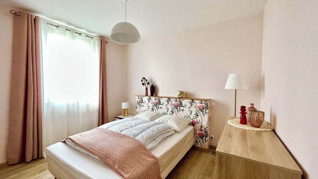 Photo of Bedroom in Lanobre