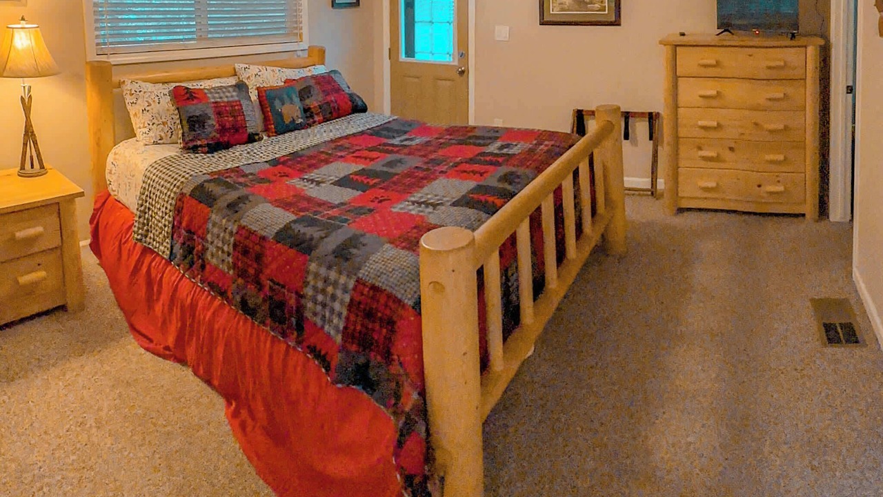 Photo of Bedroom in Sierra Cedars