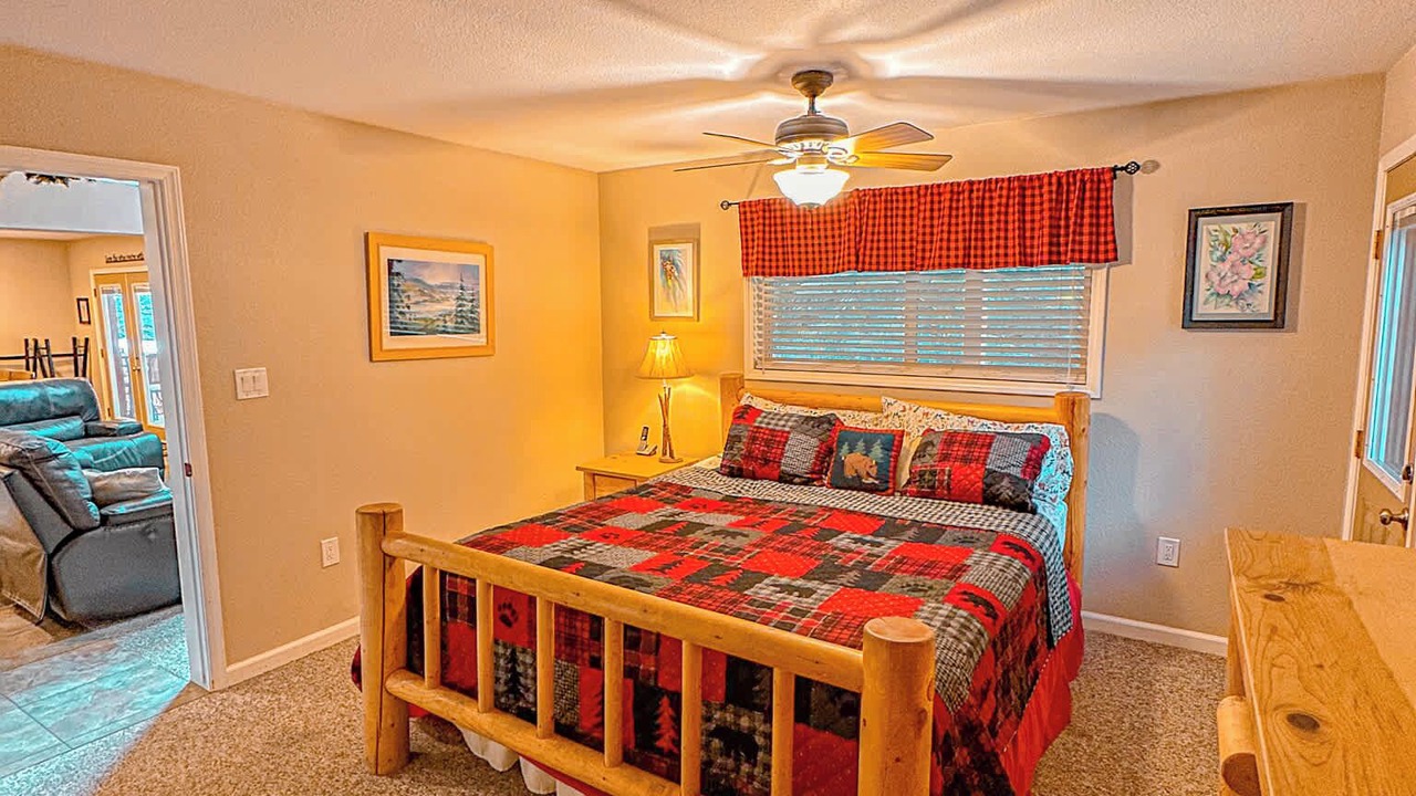 Photo of Bedroom in Sierra Cedars