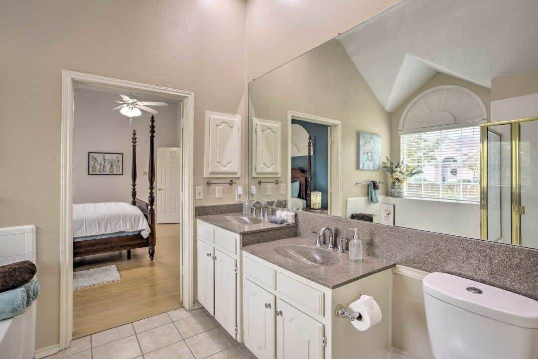 Photo of Bathroom in Rowlett