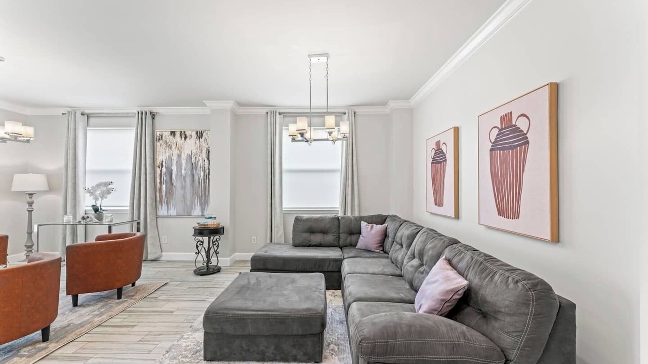 Photo of Livingroom in East Arlington