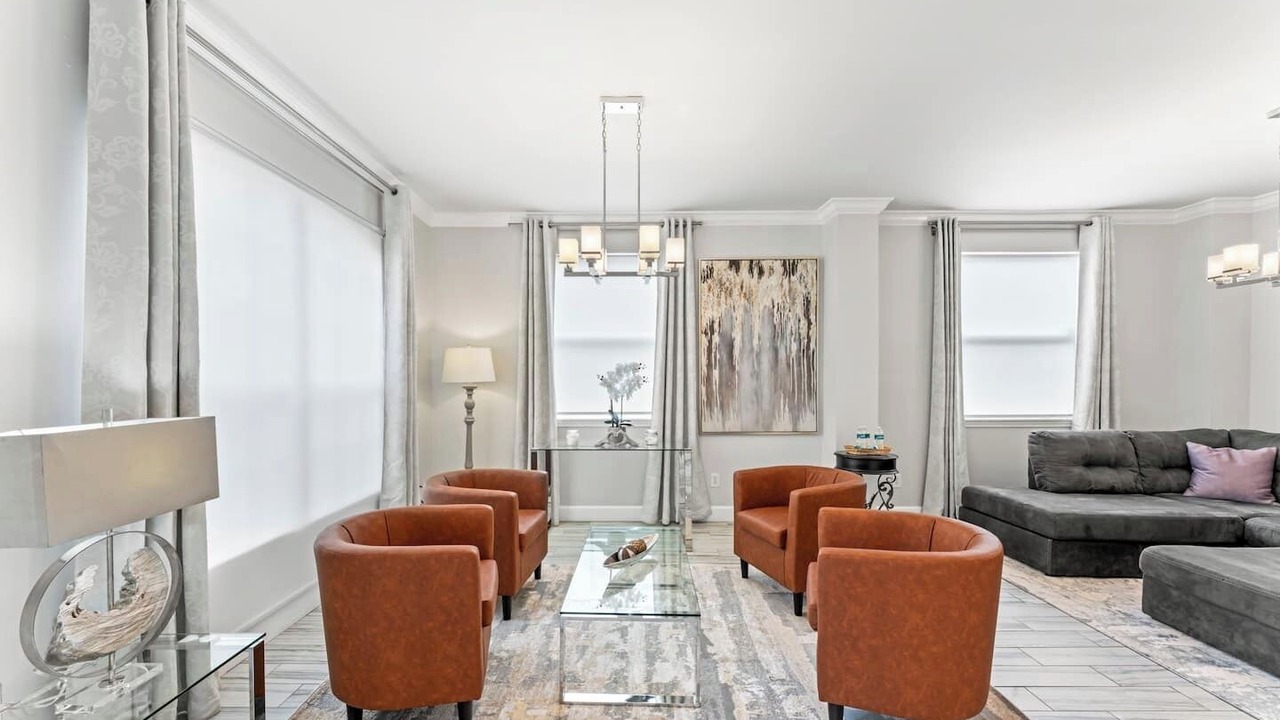 Photo of Livingroom in East Arlington