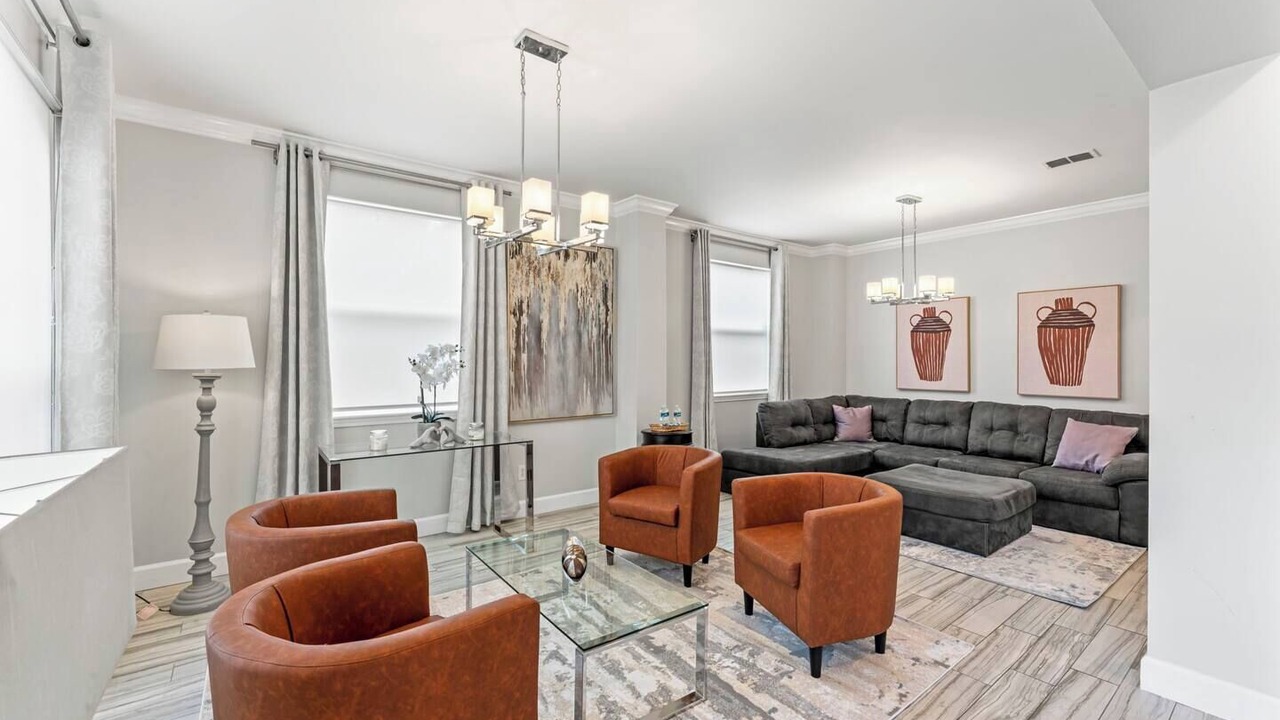 Photo of Livingroom in East Arlington