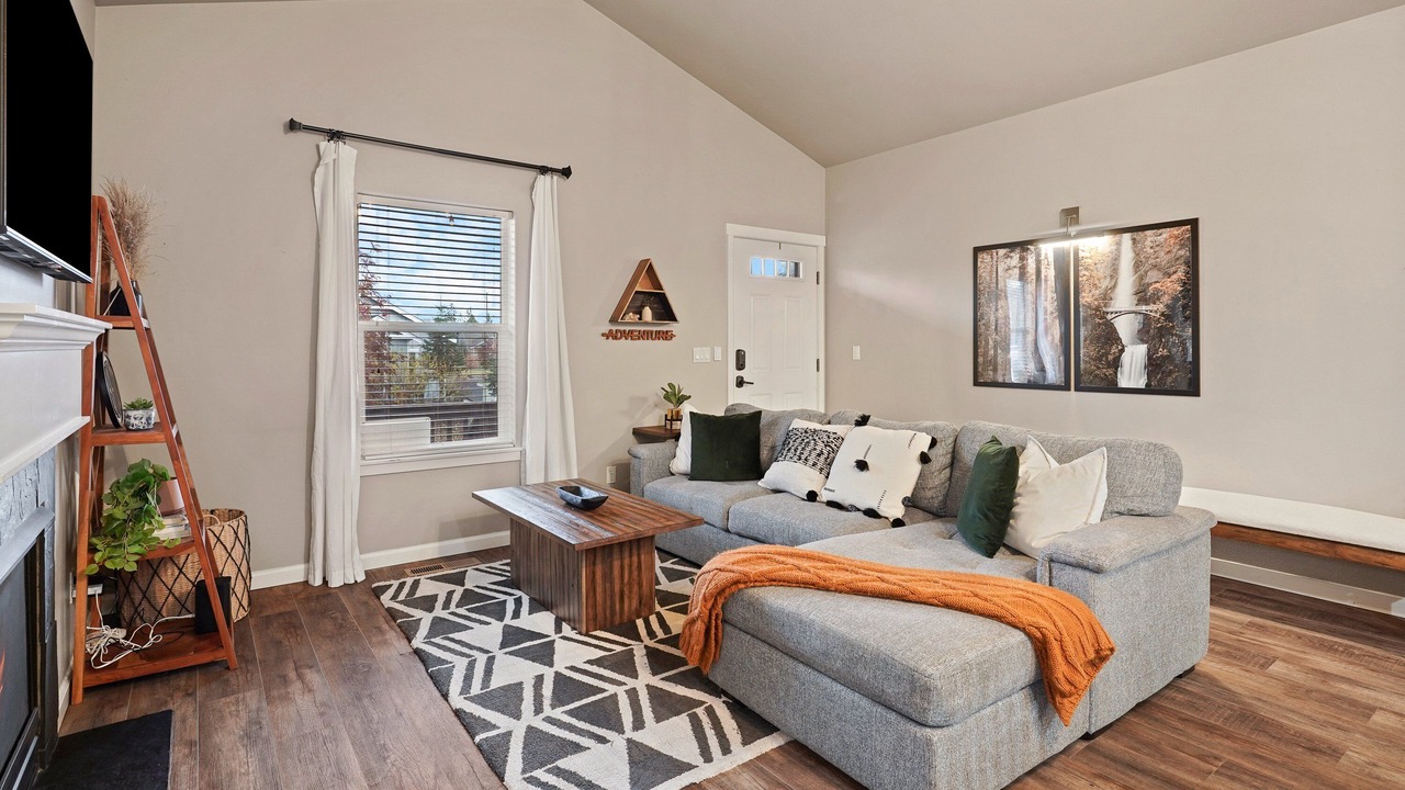 Photo of Livingroom in Boyd Acres