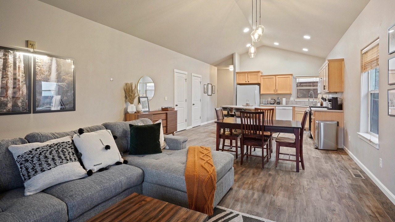 Photo of Livingroom in Boyd Acres