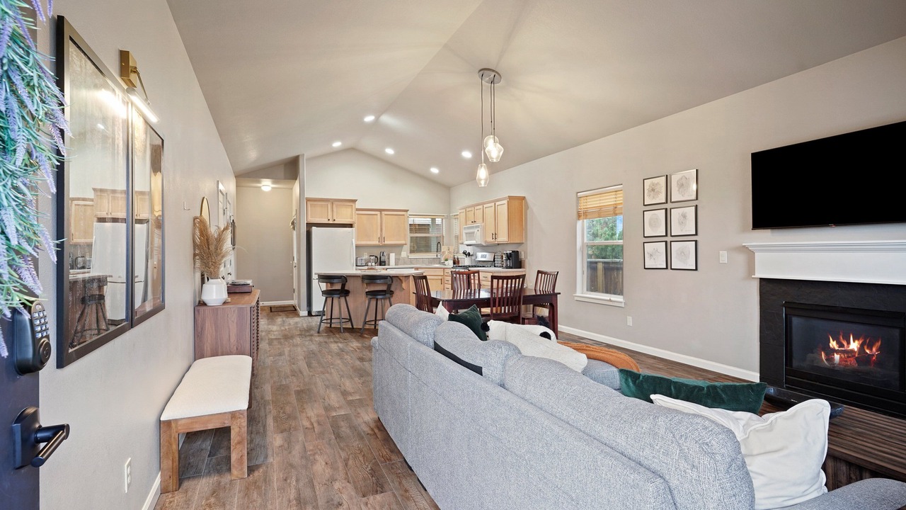 Photo of Livingroom in Boyd Acres