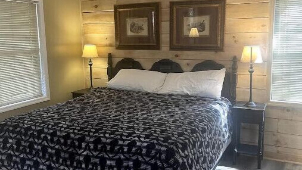 Photo of Bedroom in Helen