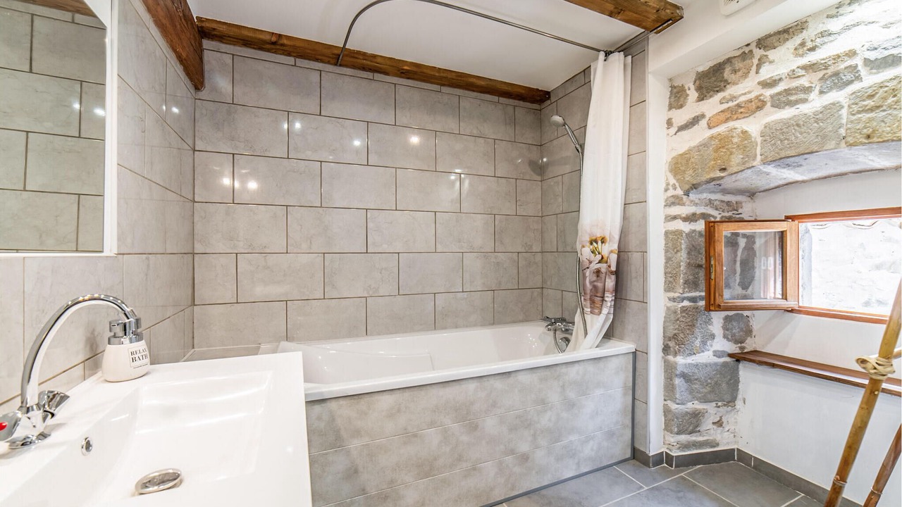 Photo of Bathroom in Peyriac-Minervois