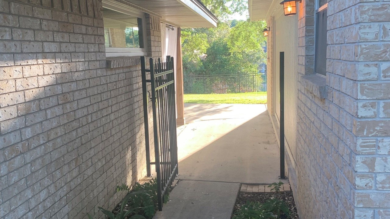 Photo of Others in Seguin
