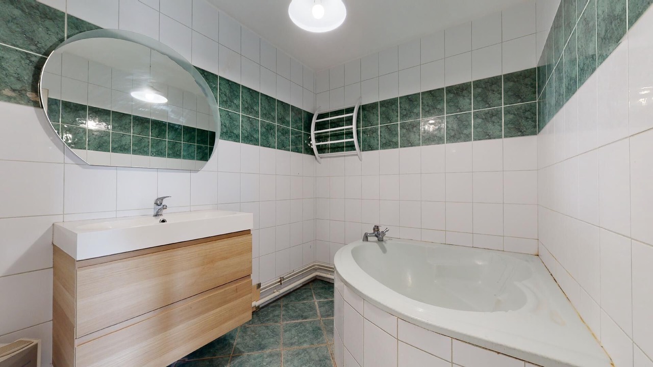 Photo of Bathroom in Cergy