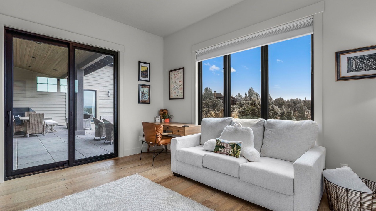 Photo of Livingroom in Powell Butte