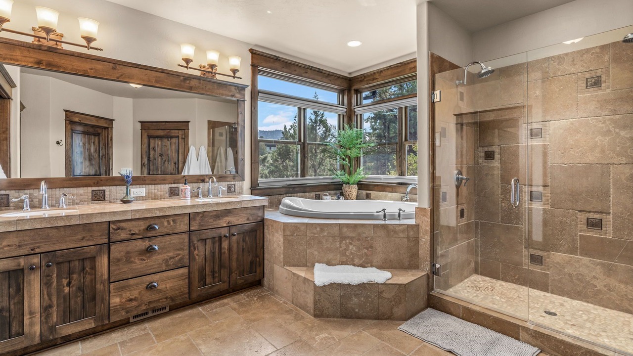 Photo of Bathroom in Powell Butte