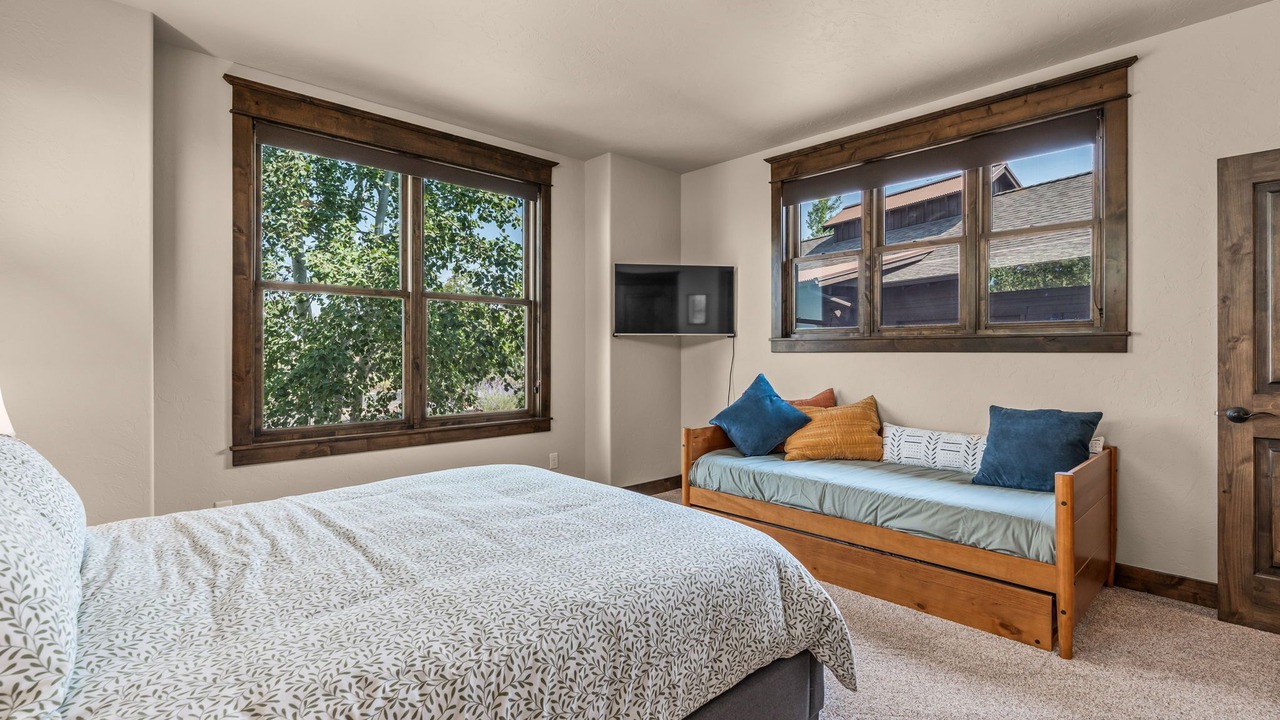 Photo of Bedroom in Powell Butte