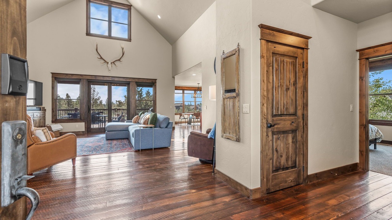 Photo of Livingroom in Powell Butte