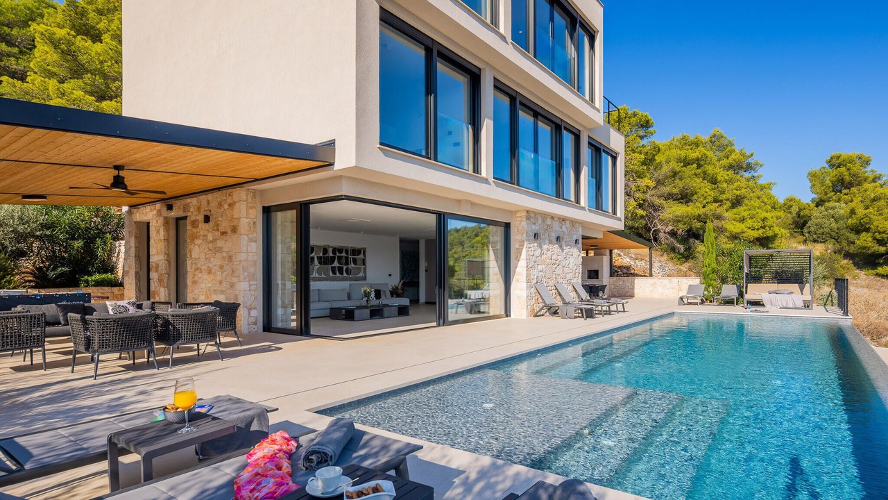 Photo of Outdoor in Cove Rogacic