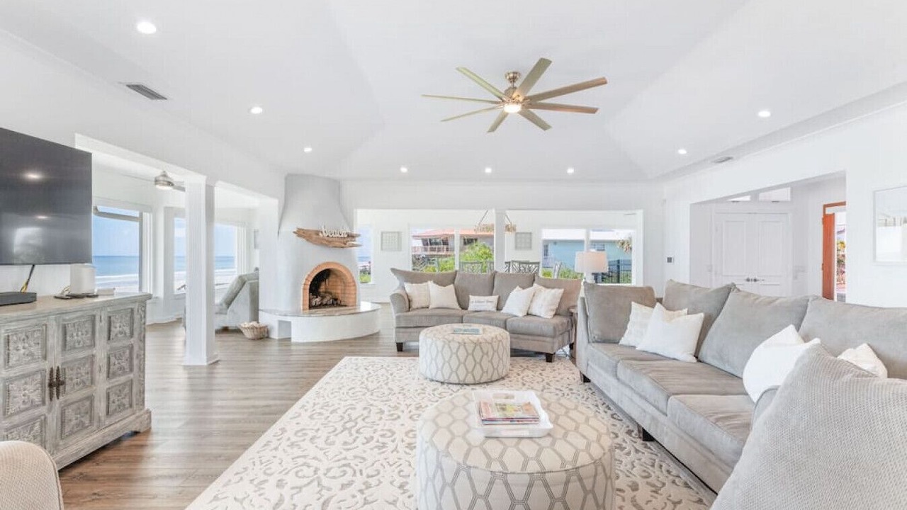 Photo of Livingroom in Crescent Beach