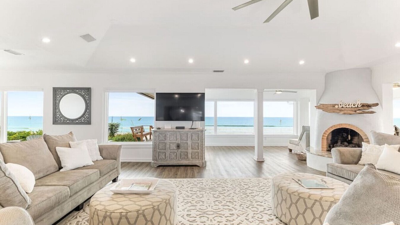 Photo of Livingroom in Crescent Beach