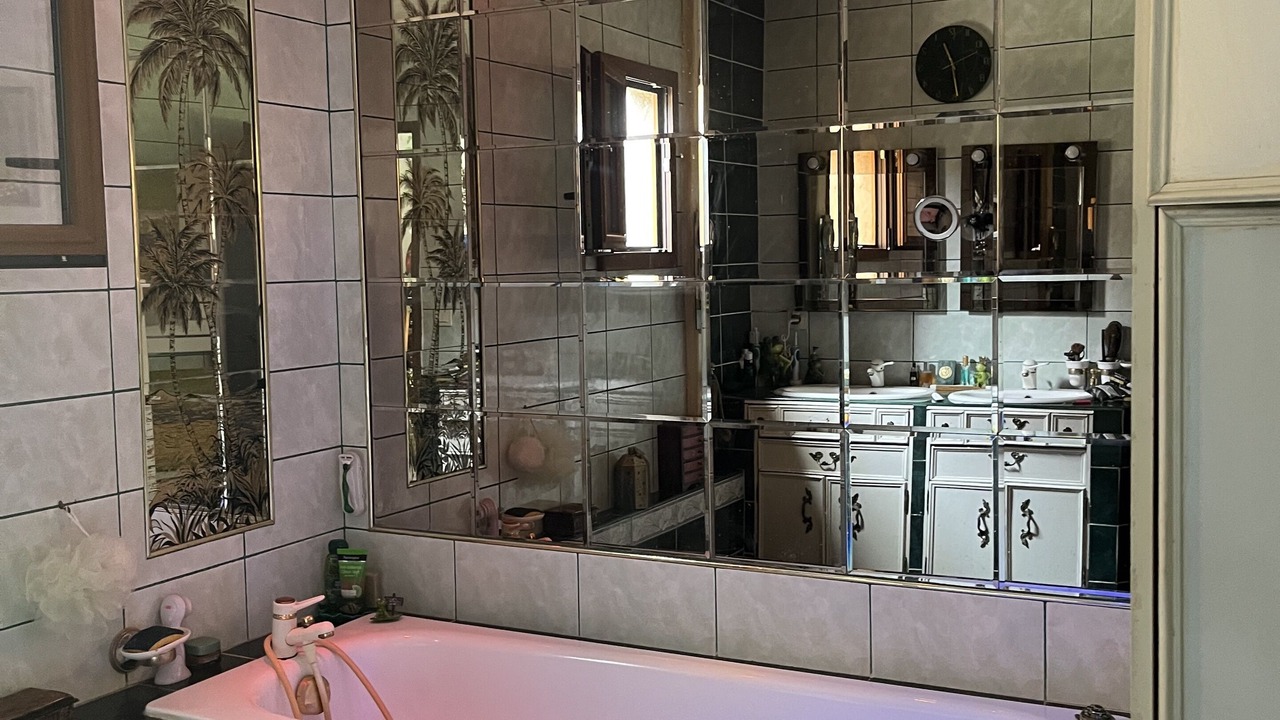 Photo of Bathroom in Compans