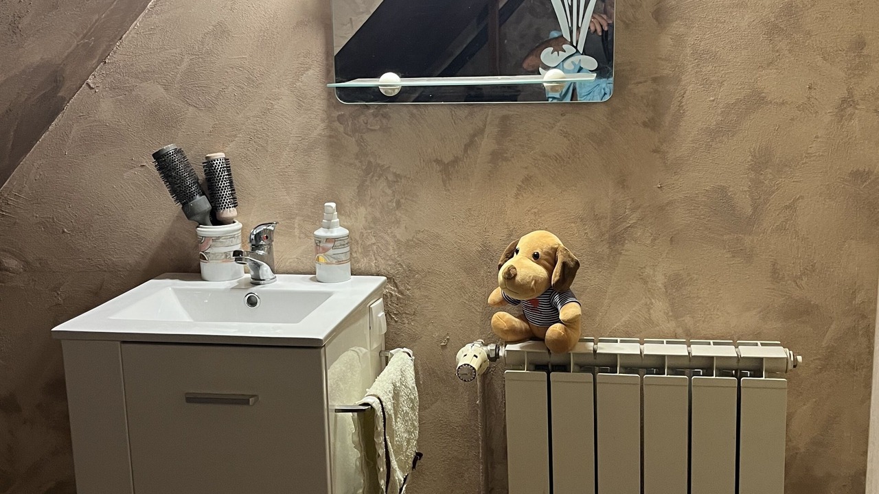 Photo of Bathroom in Compans
