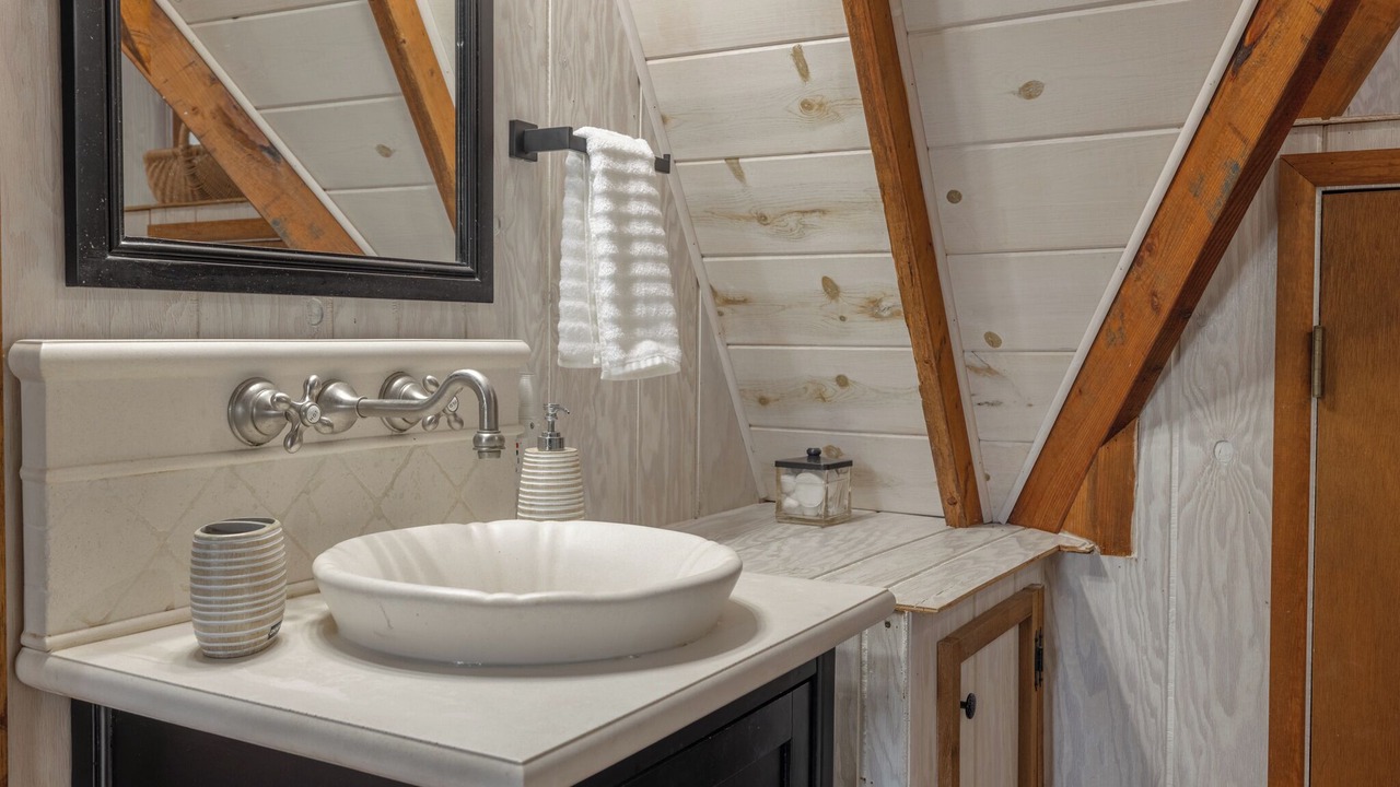 Photo of Bathroom in Innsbrook