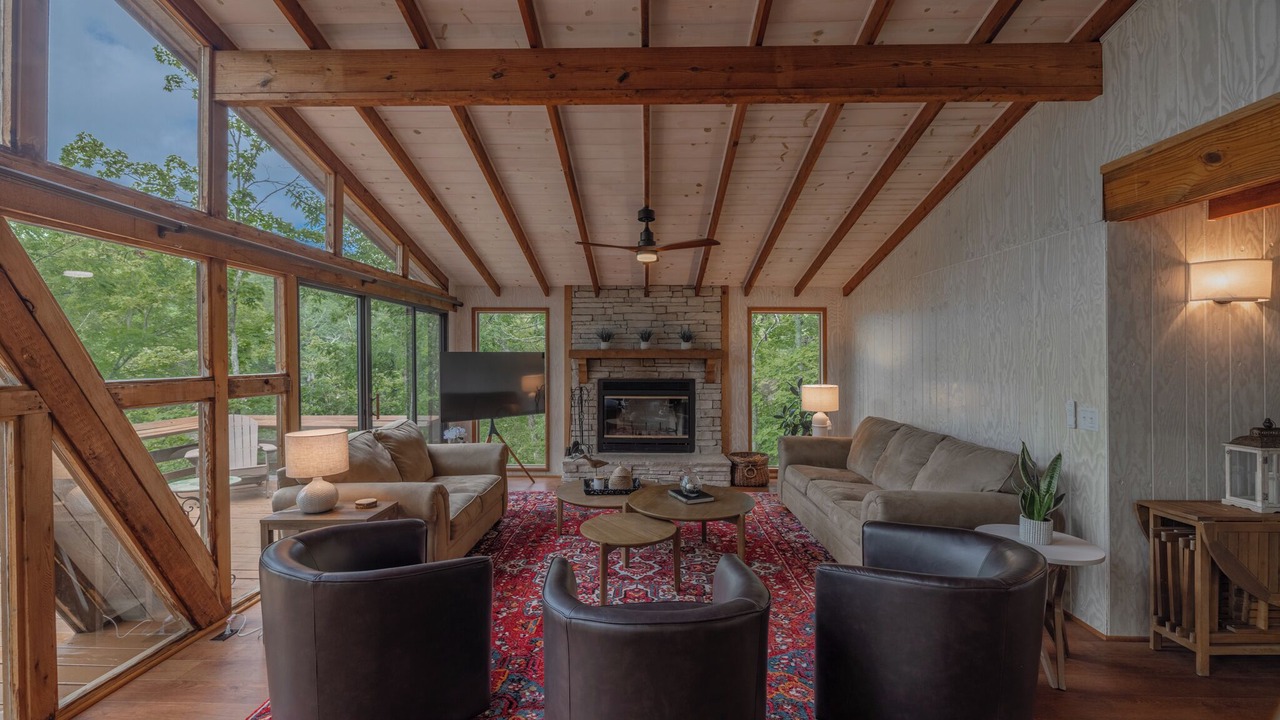 Photo of Livingroom in Innsbrook