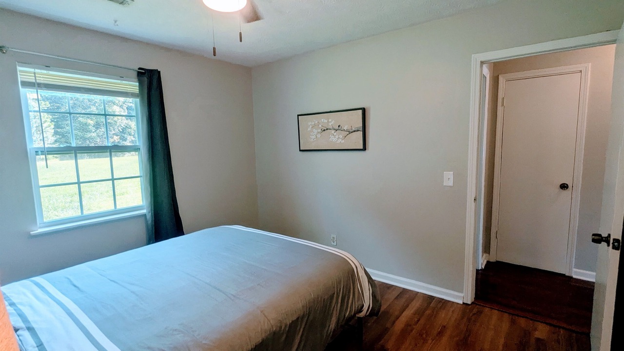 Photo of Bedroom in Calhoun