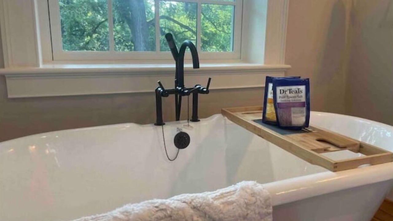 Photo of Bathroom in Weyers Cave