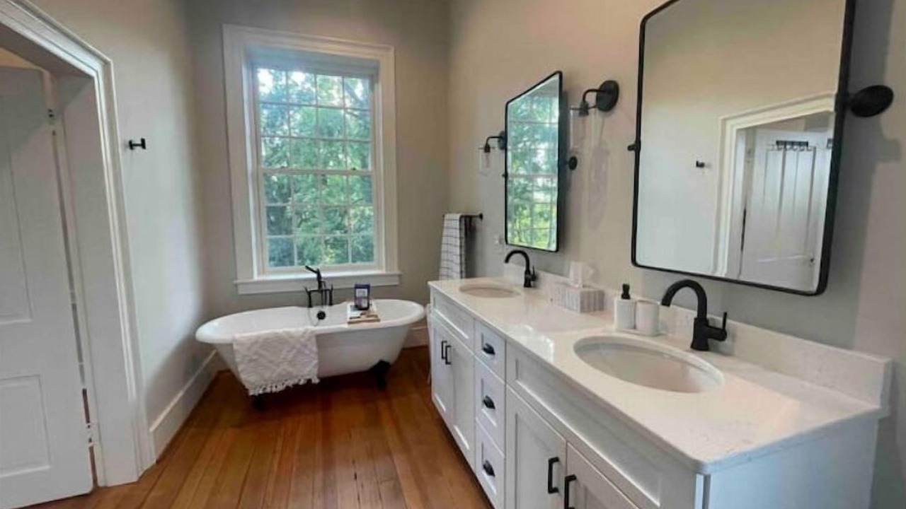 Photo of Bathroom in Weyers Cave