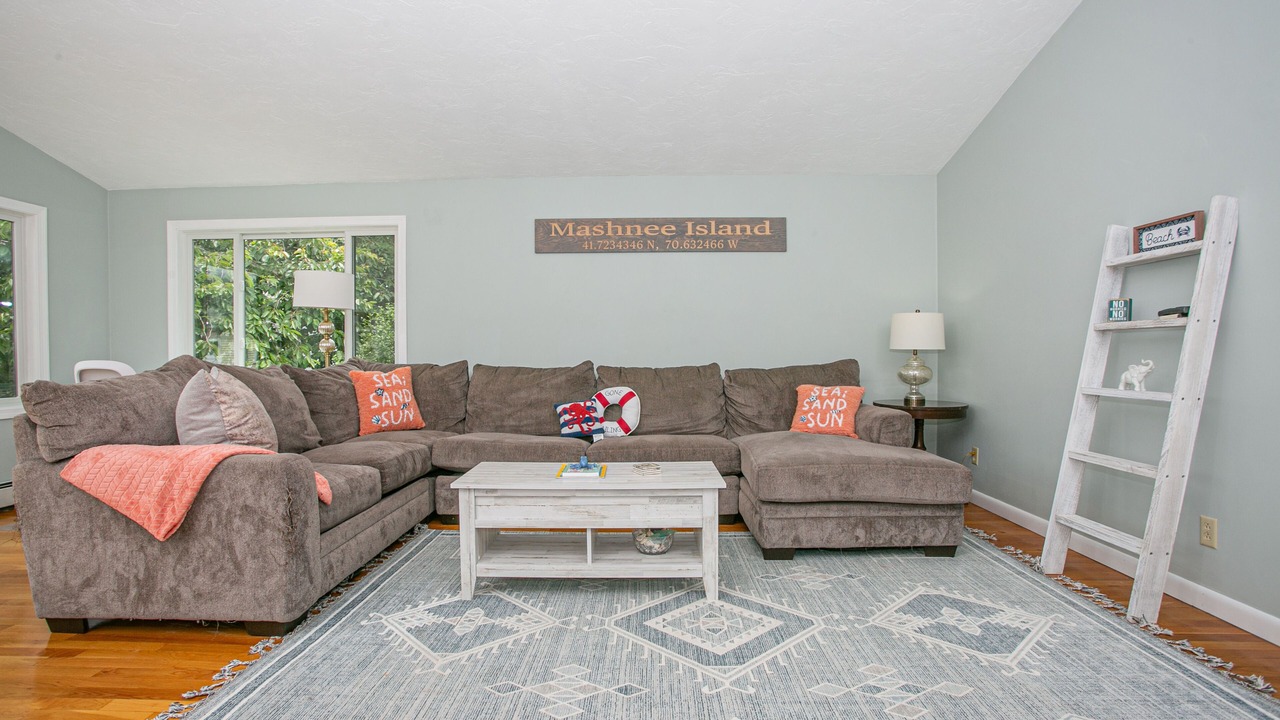 Photo of Livingroom in Bourne