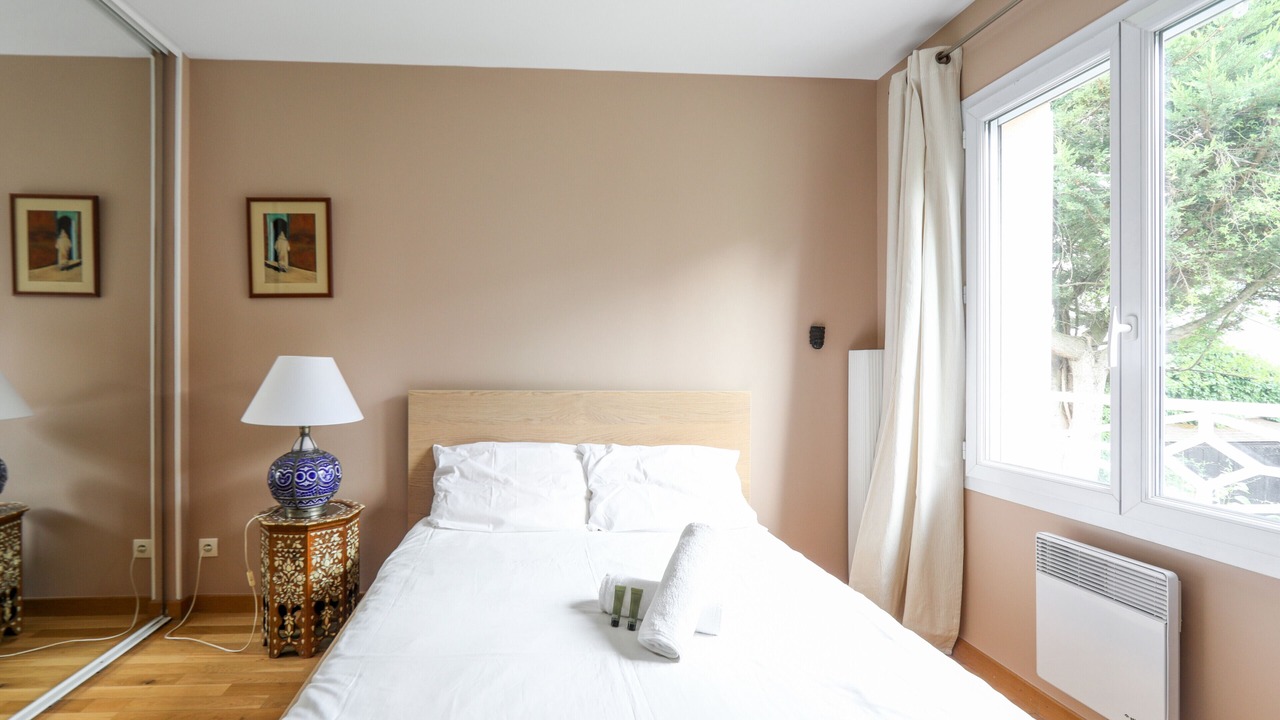 Photo of Bedroom in Saint-Cloud