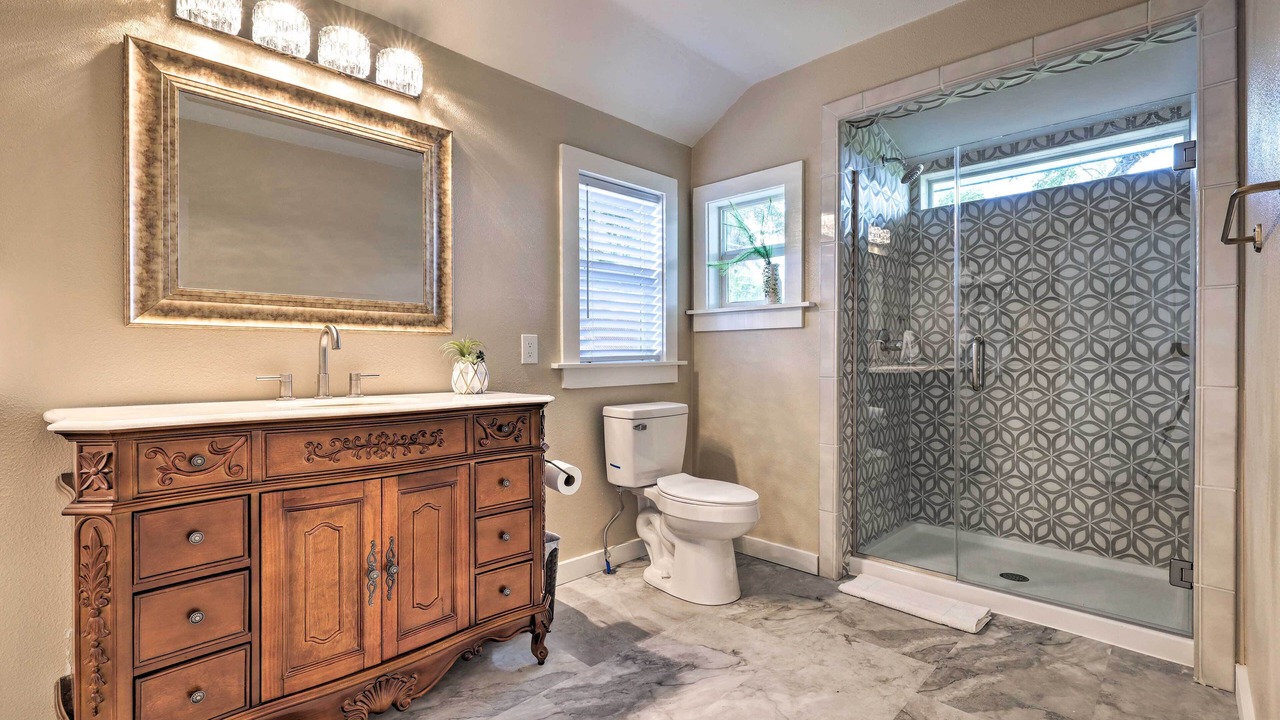 Photo of Bathroom in Schulenburg