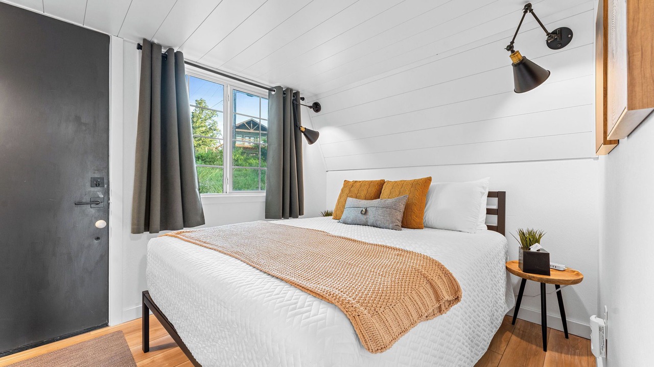 Photo of Bedroom in Lampe