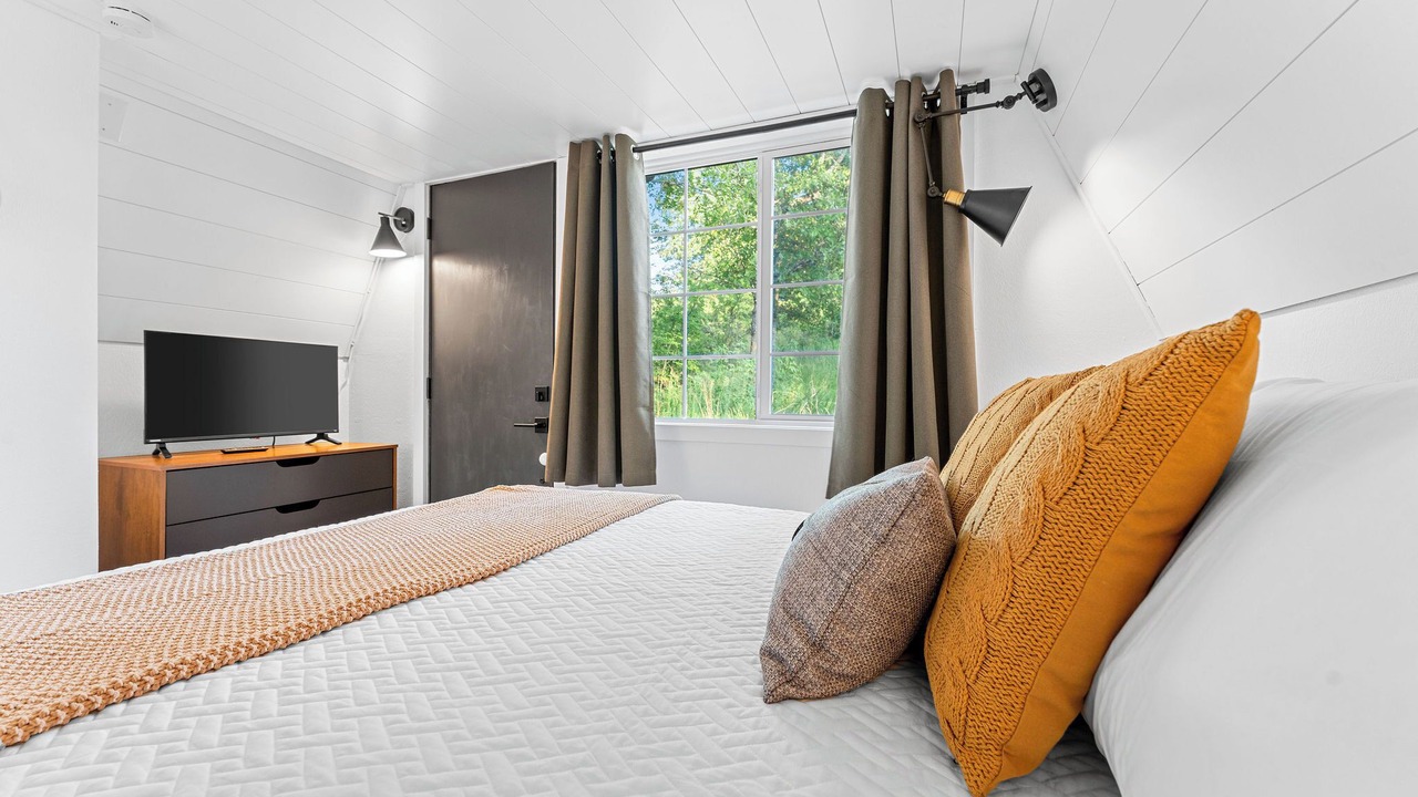 Photo of Bedroom in Lampe
