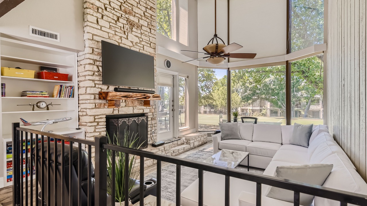 Photo of Livingroom in Lakeway