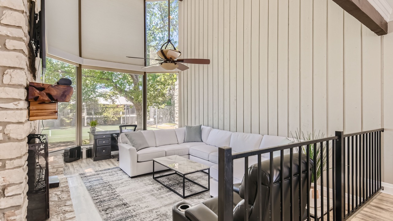 Photo of Livingroom in Lakeway