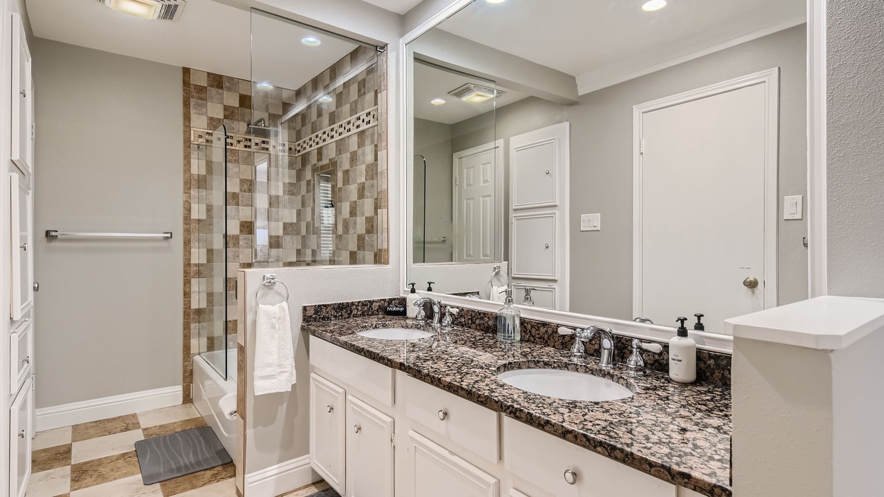 Photo of Bathroom in Lakeway