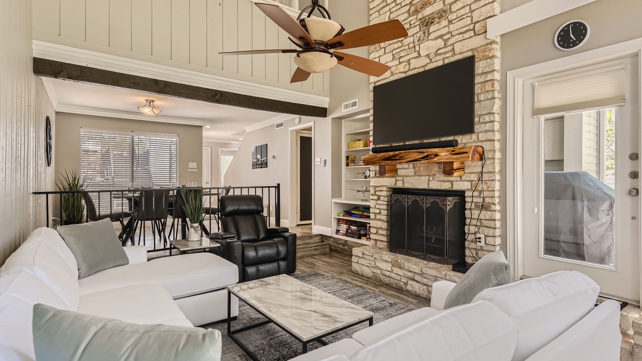 Photo of Livingroom in Lakeway