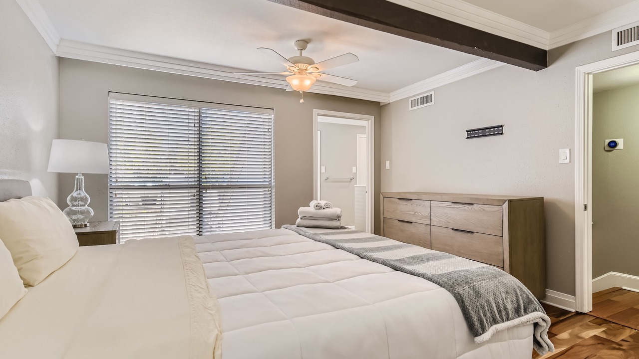 Photo of Bedroom in Lakeway