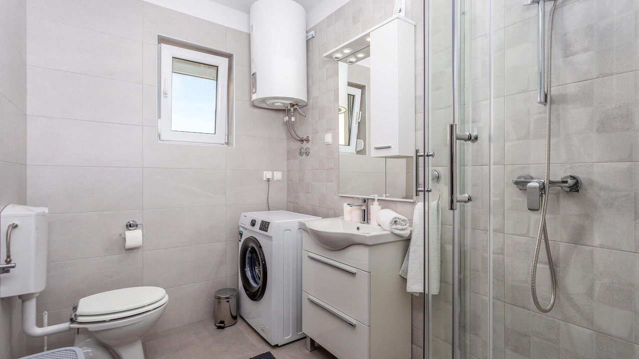 Photo of Bathroom in Sarsoni
