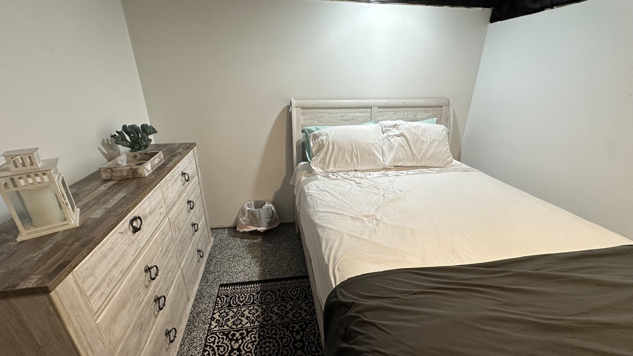 Photo of Bedroom in Niles