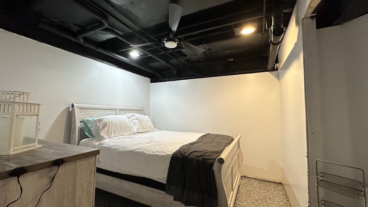 Photo of Bedroom in Niles